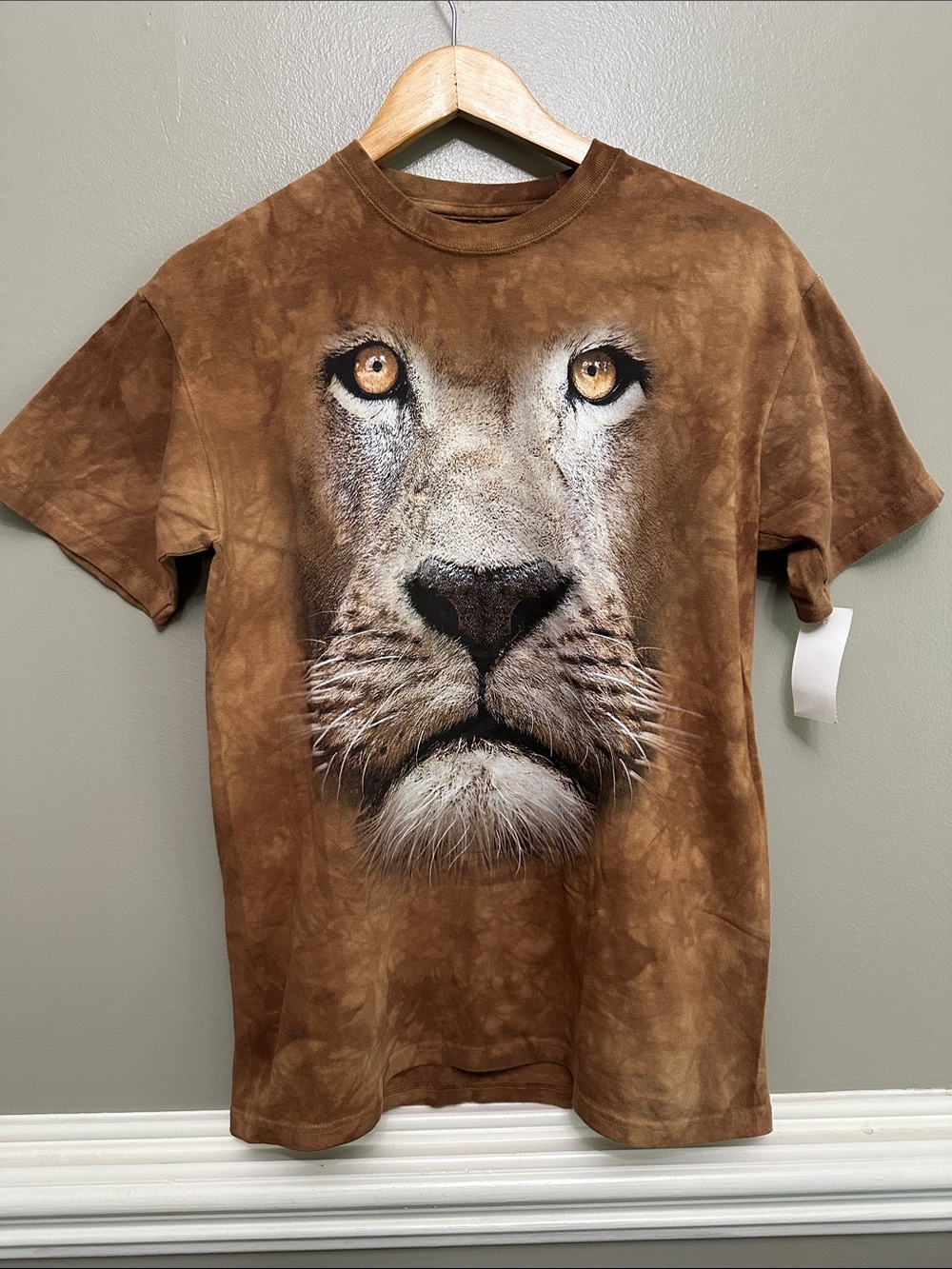 NWT Smithsonian Institute Lion graphic t shirt Sz M